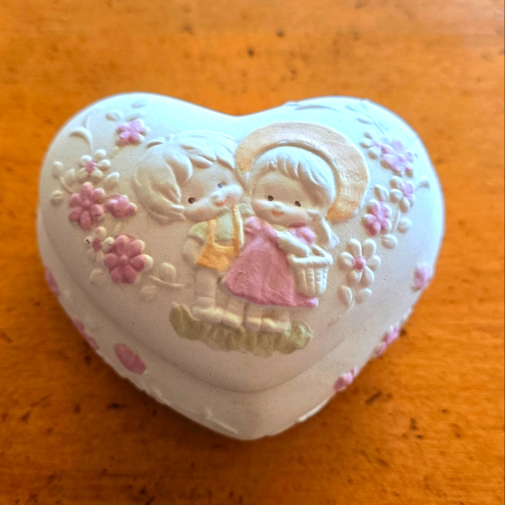 Vintage 1970 UCTCI Pottery Heart Shaped Trinket Box W/Lid